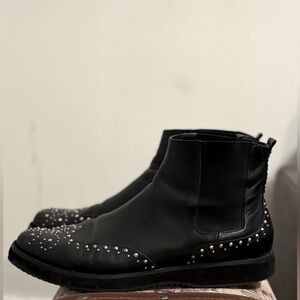 Michael Kors studed ankle shoes